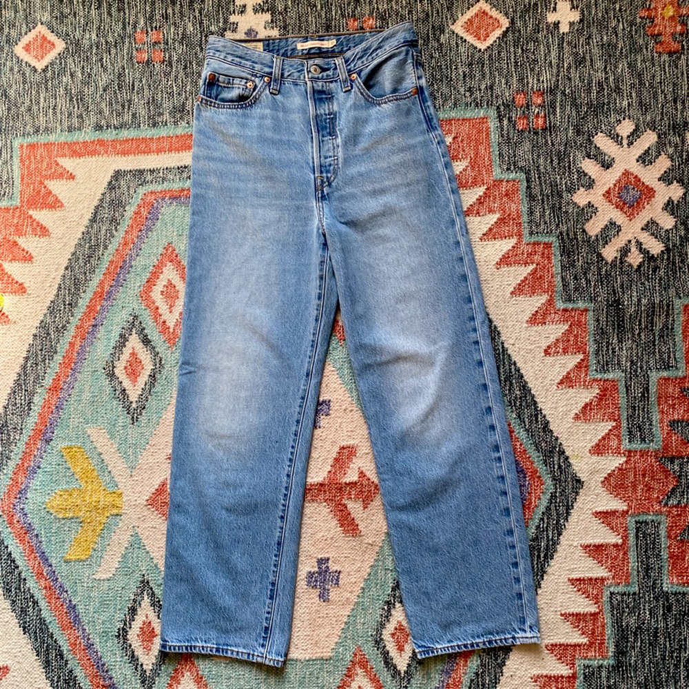 Levi’s ribcage straight ankle jeans size 27